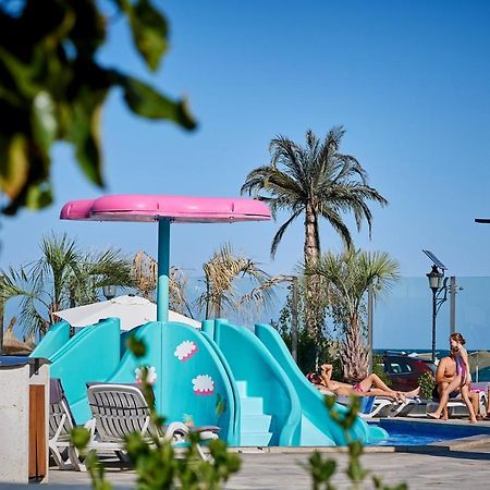 Glamour Red Apartment 22 In Spa Pool Resort Mamaia Eksteriør bilde