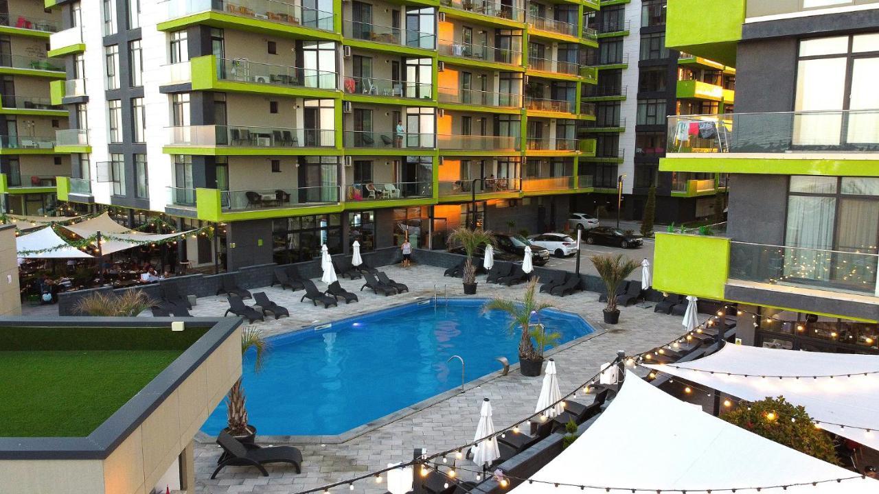 Glamour Red Apartment 22 In Spa Pool Resort Mamaia Eksteriør bilde