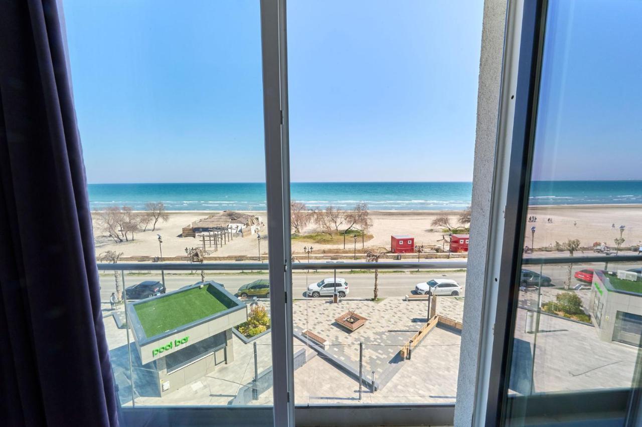 Glamour Red Apartment 22 In Spa Pool Resort Mamaia Eksteriør bilde