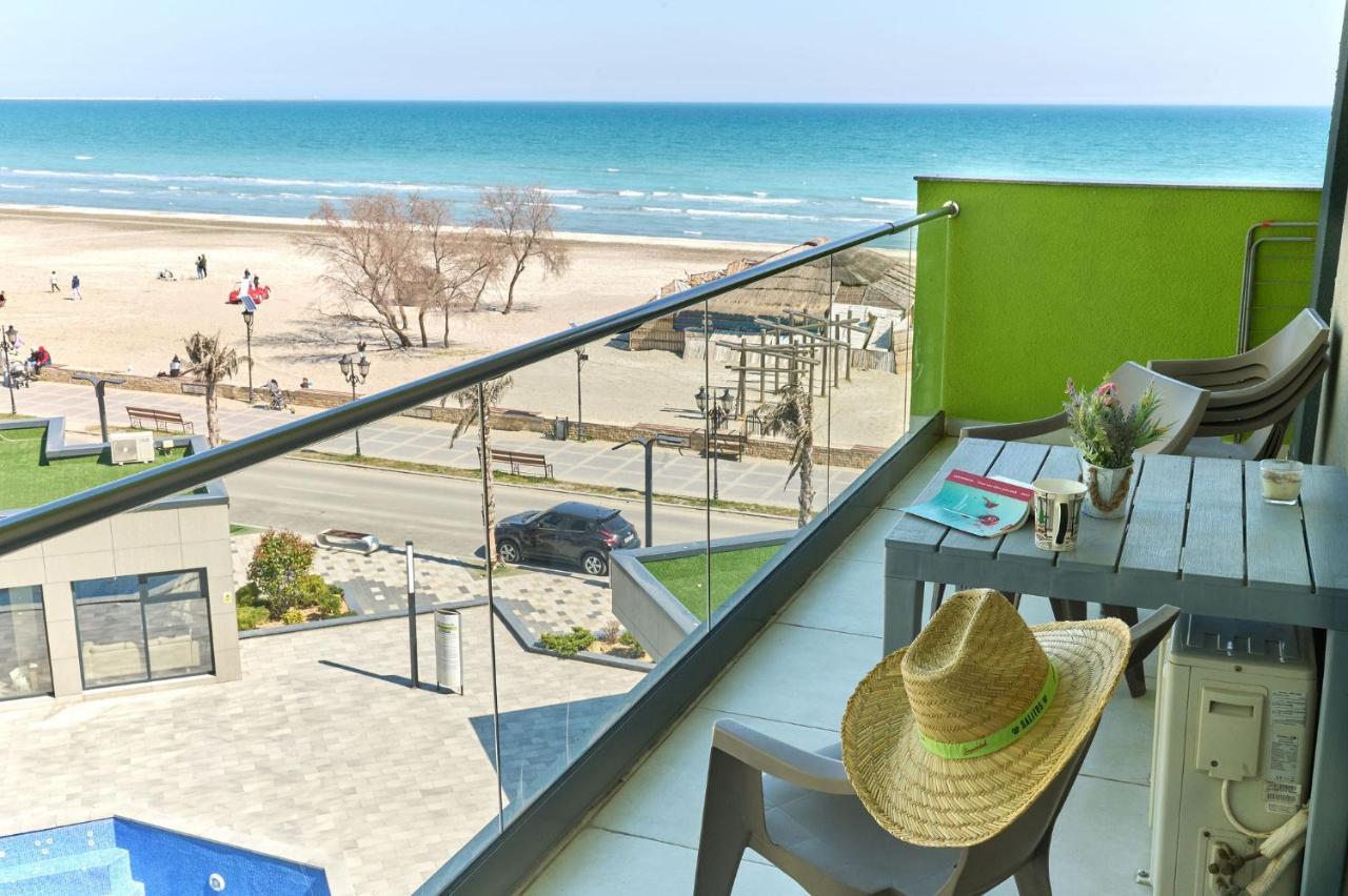 Glamour Red Apartment 22 In Spa Pool Resort Mamaia Eksteriør bilde