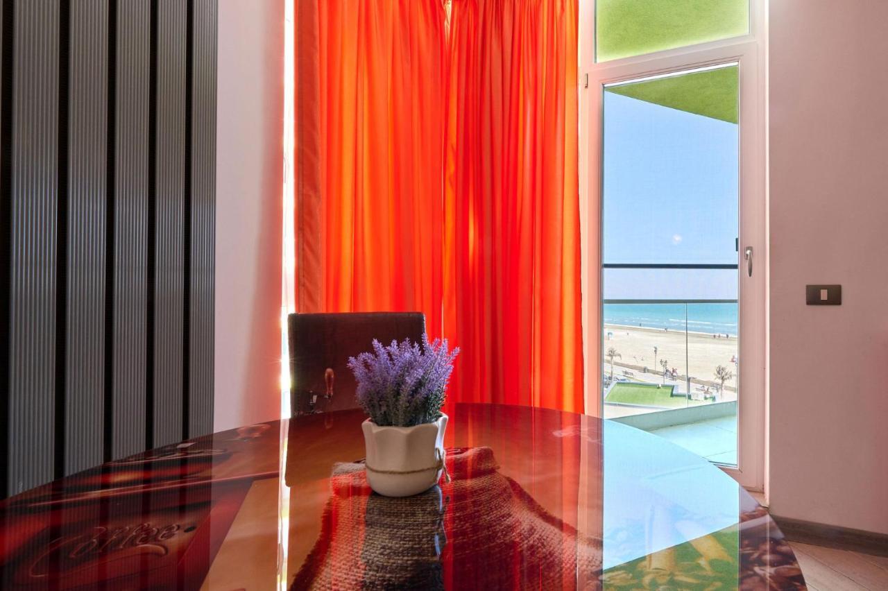 Glamour Red Apartment 22 In Spa Pool Resort Mamaia Eksteriør bilde
