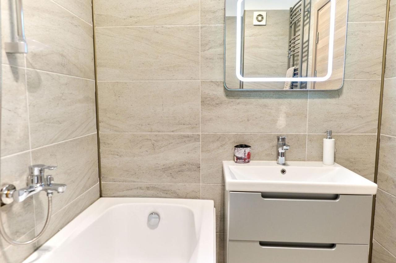 Glamour Red Apartment 22 In Spa Pool Resort Mamaia Eksteriør bilde