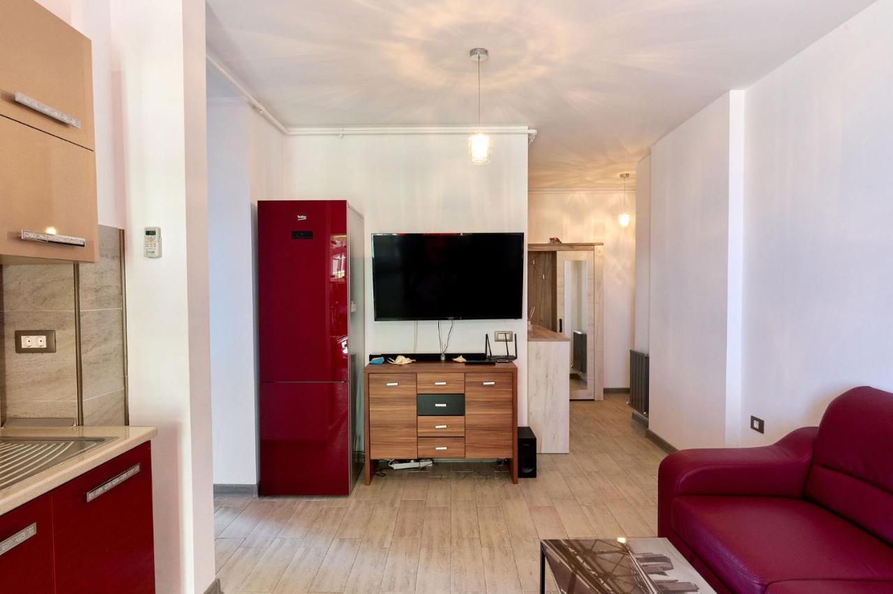 Glamour Red Apartment 22 In Spa Pool Resort Mamaia Eksteriør bilde