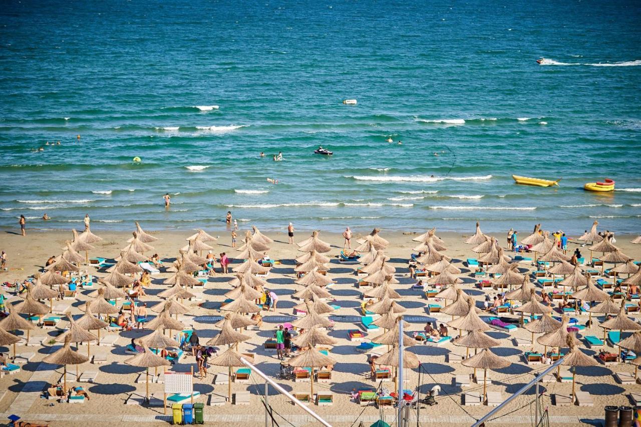 Glamour Red Apartment 22 In Spa Pool Resort Mamaia Eksteriør bilde