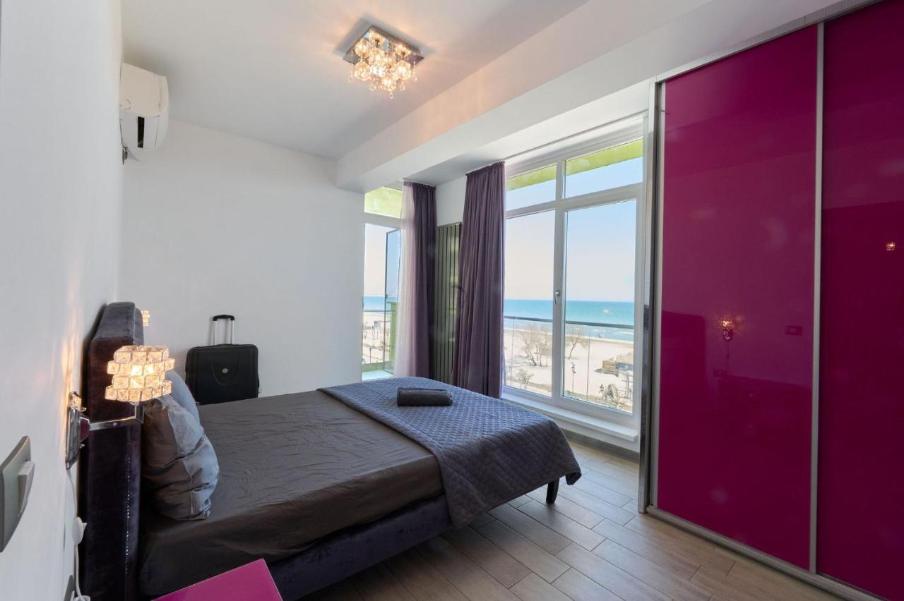 Glamour Red Apartment 22 In Spa Pool Resort Mamaia Eksteriør bilde