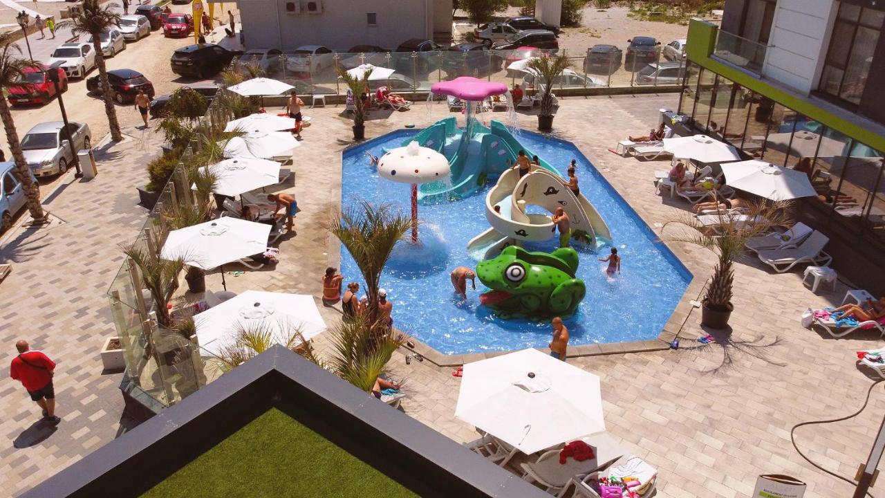 Glamour Red Apartment 22 In Spa Pool Resort Mamaia Eksteriør bilde