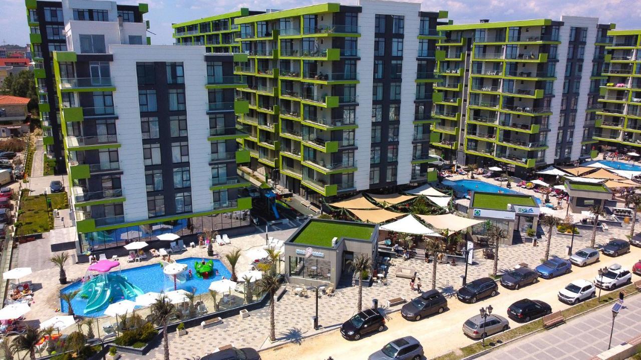 Glamour Red Apartment 22 In Spa Pool Resort Mamaia Eksteriør bilde