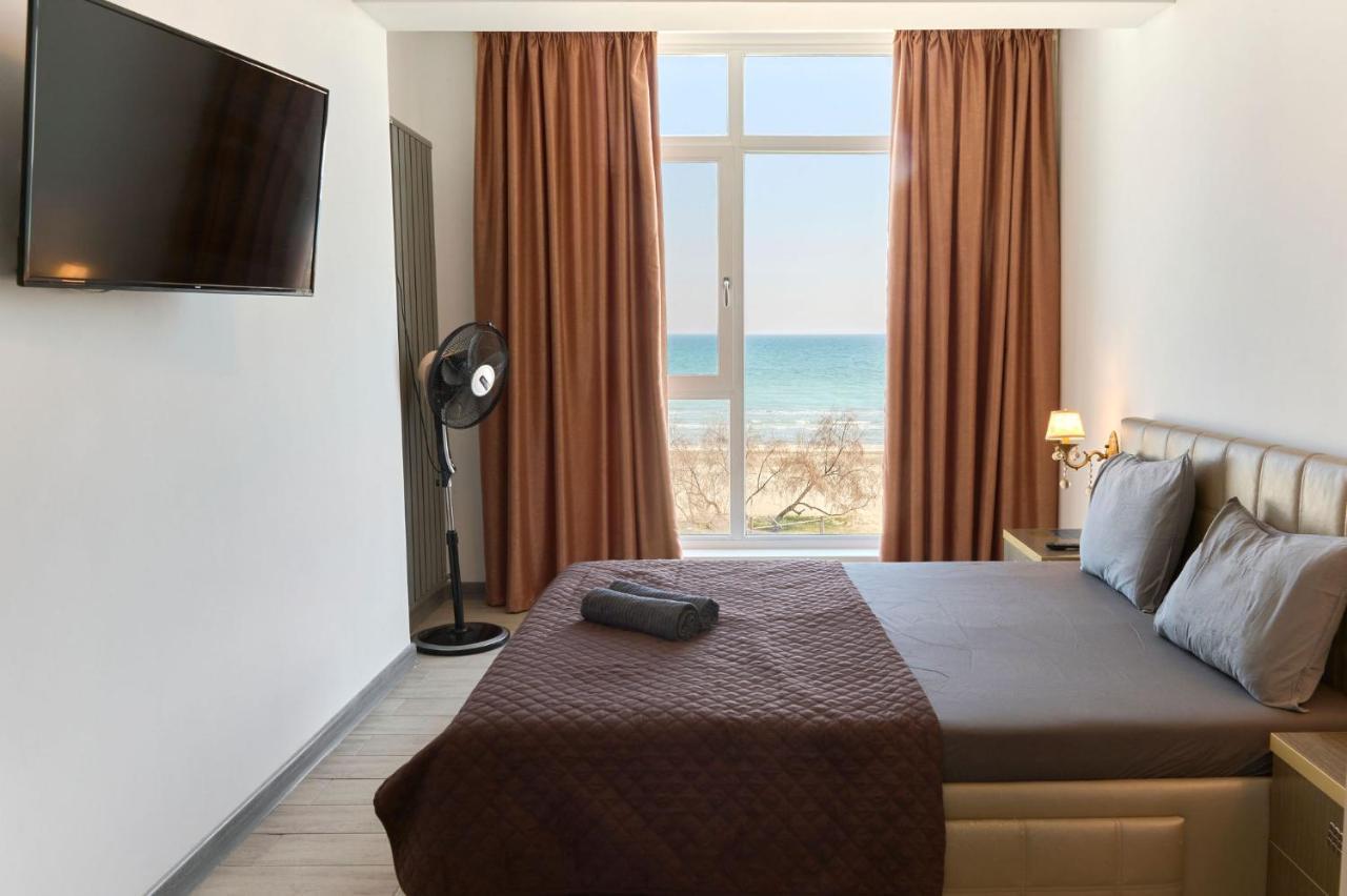 Glamour Red Apartment 22 In Spa Pool Resort Mamaia Eksteriør bilde