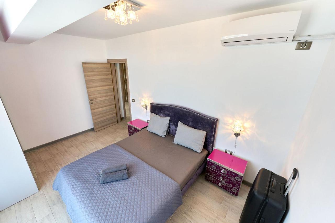 Glamour Red Apartment 22 In Spa Pool Resort Mamaia Eksteriør bilde